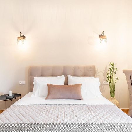 Deluxe 3-Bdrm Urban-Industrial Apt At Acropolis Athènes Extérieur photo