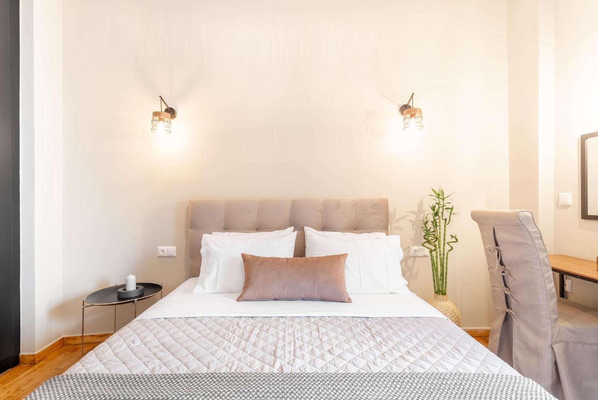 Deluxe 3-Bdrm Urban-Industrial Apt At Acropolis Athènes Extérieur photo