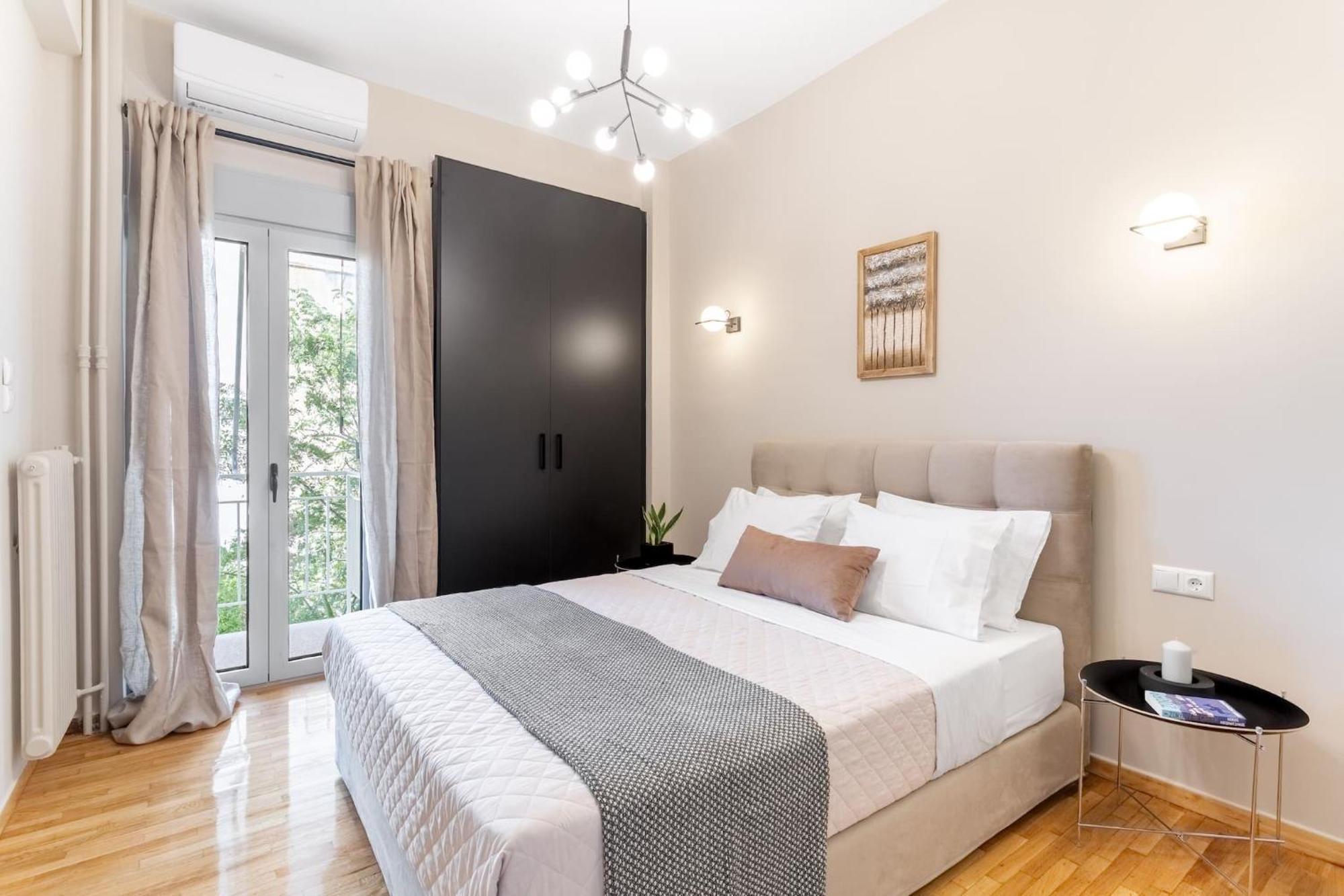 Deluxe 3-Bdrm Urban-Industrial Apt At Acropolis Athènes Extérieur photo