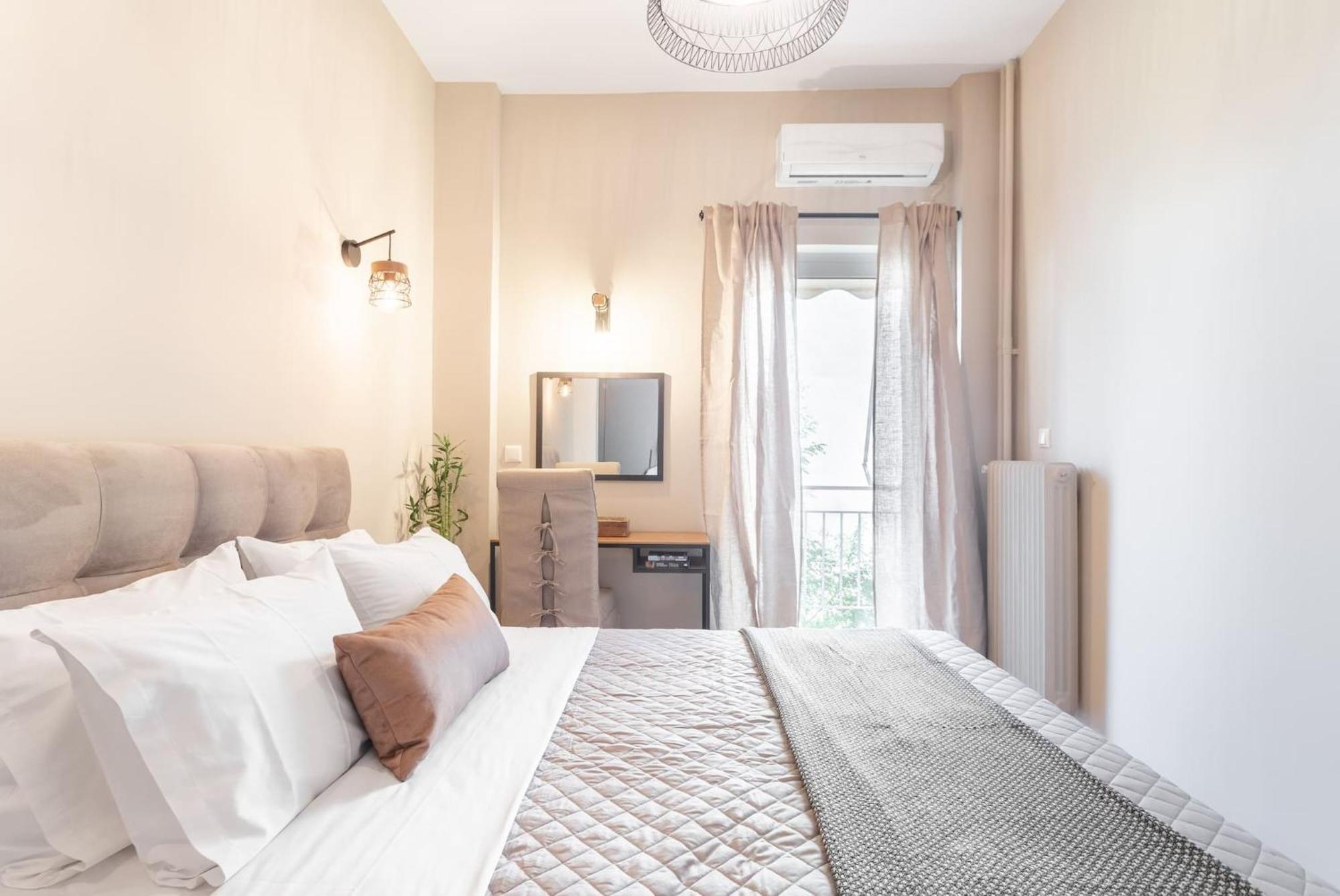 Deluxe 3-Bdrm Urban-Industrial Apt At Acropolis Athènes Extérieur photo