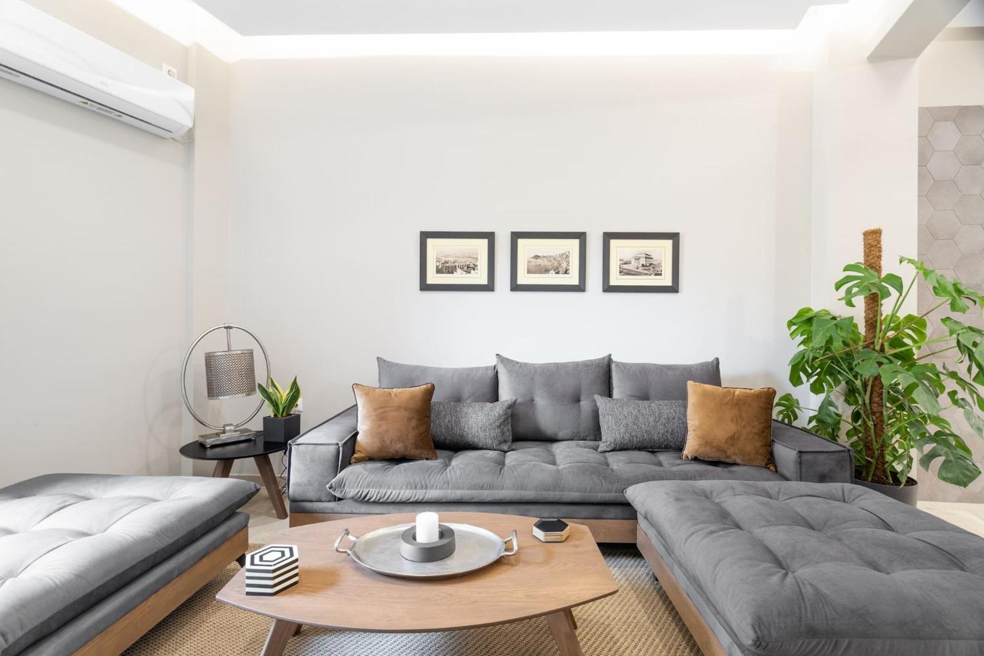 Deluxe 3-Bdrm Urban-Industrial Apt At Acropolis Athènes Extérieur photo